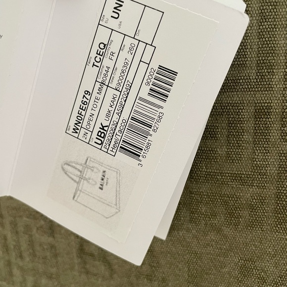 Balmain - Picture 3 of 7